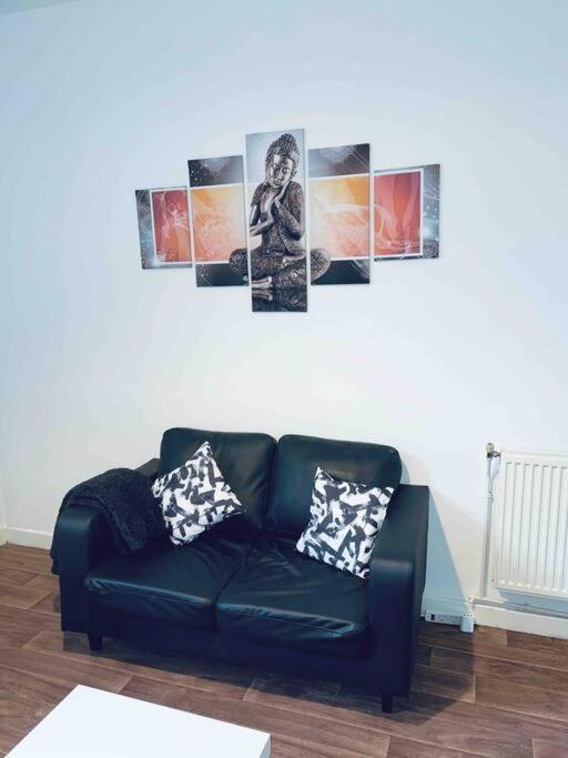 Homely 3 Bed Town House In Coventry City Centre Zewnętrze zdjęcie